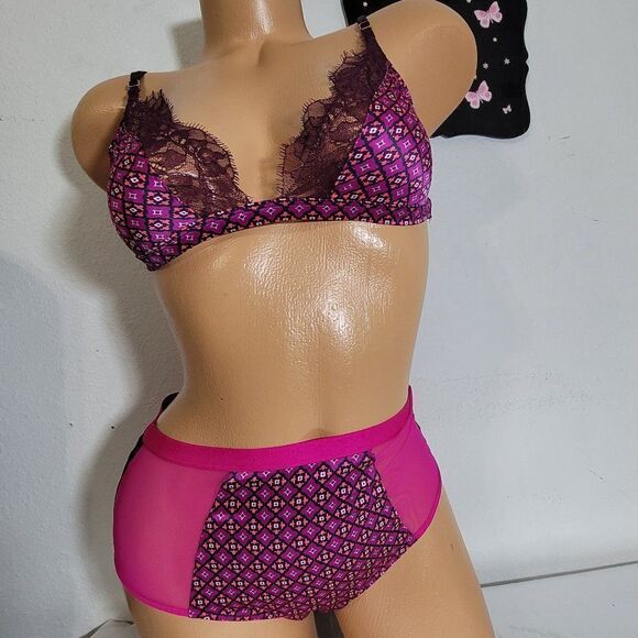 1479 VICTORIA'S SECRET Very Sexy Bralette Set Size Small NWT - Picture 1 of 6